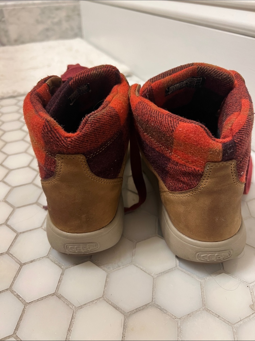 Keen Brown High-Top Boots with Red Laces, 6.5 - Picture 3 of 6